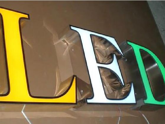 麻江介绍LED招牌的基础知识。