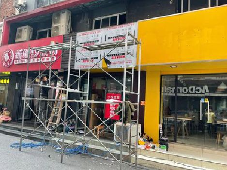 麻江制作广告招牌如何避免它发黄？